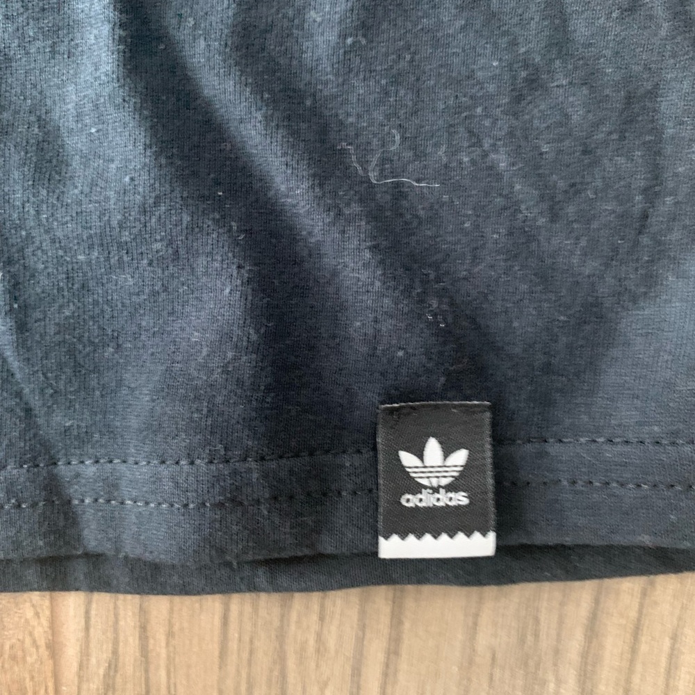 Youth Adidas trefoil logo/crane bird tee shirt sz Large. - Picture 4 of 7